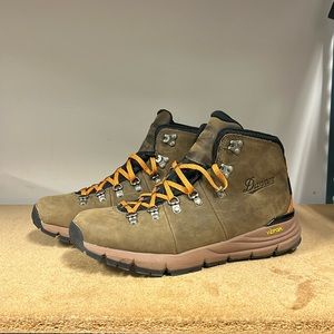 Danner Mountain 600 4.5” Chocolate Chip/Golden Oak